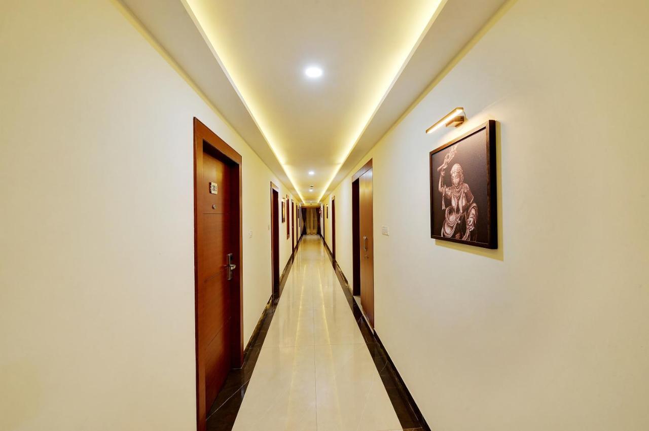 La Sara Gateway Hotel Kammasandra Exterior photo