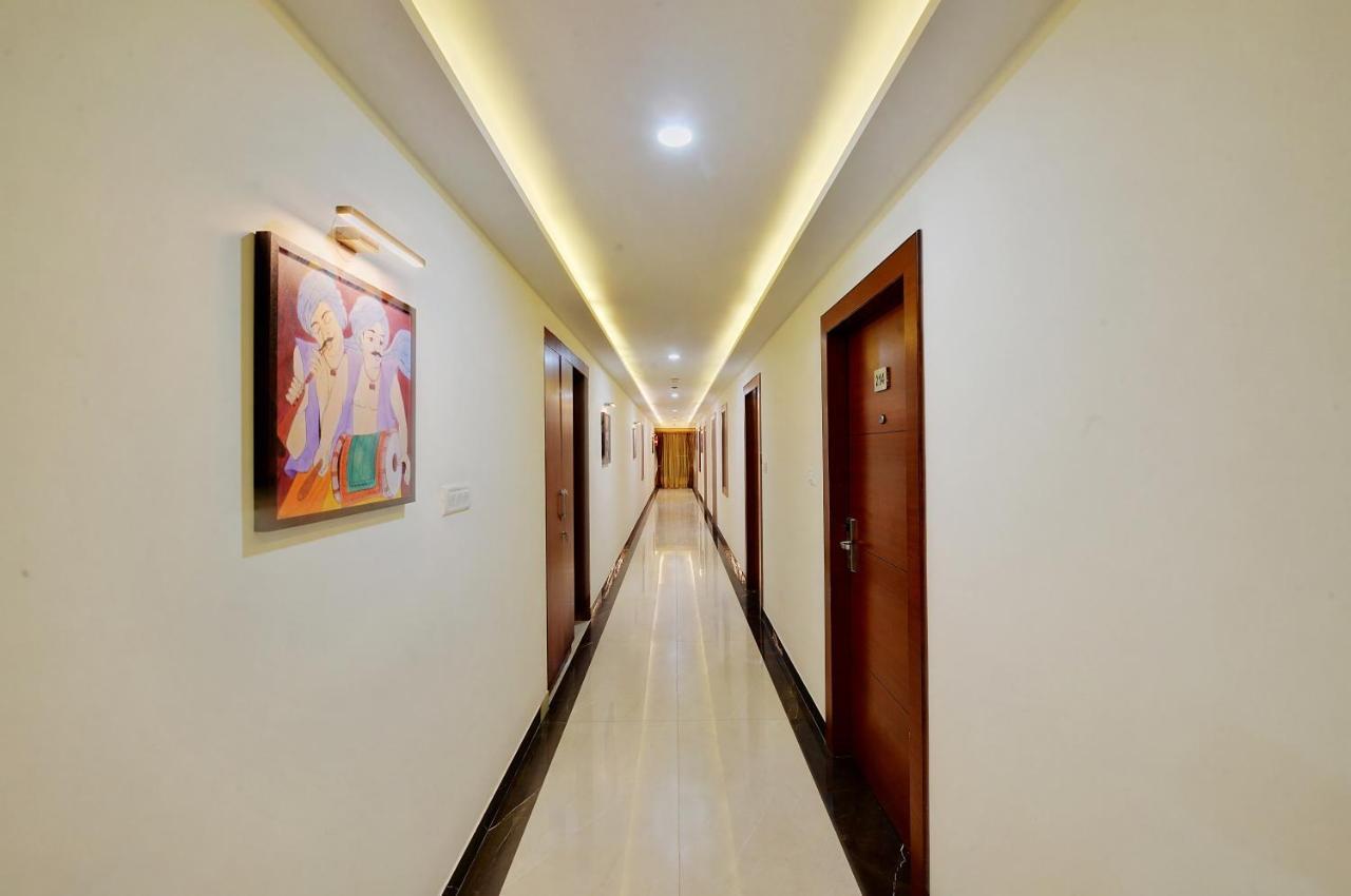 La Sara Gateway Hotel Kammasandra Exterior photo